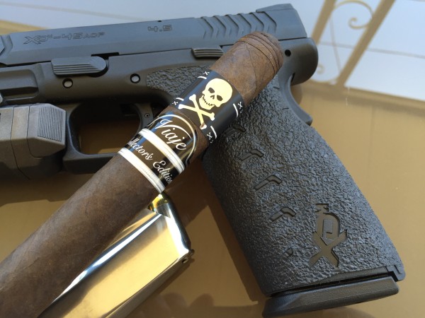 Cigar Review Viaje Skull Bones Ten Ton Tess Leaf Enthusiast